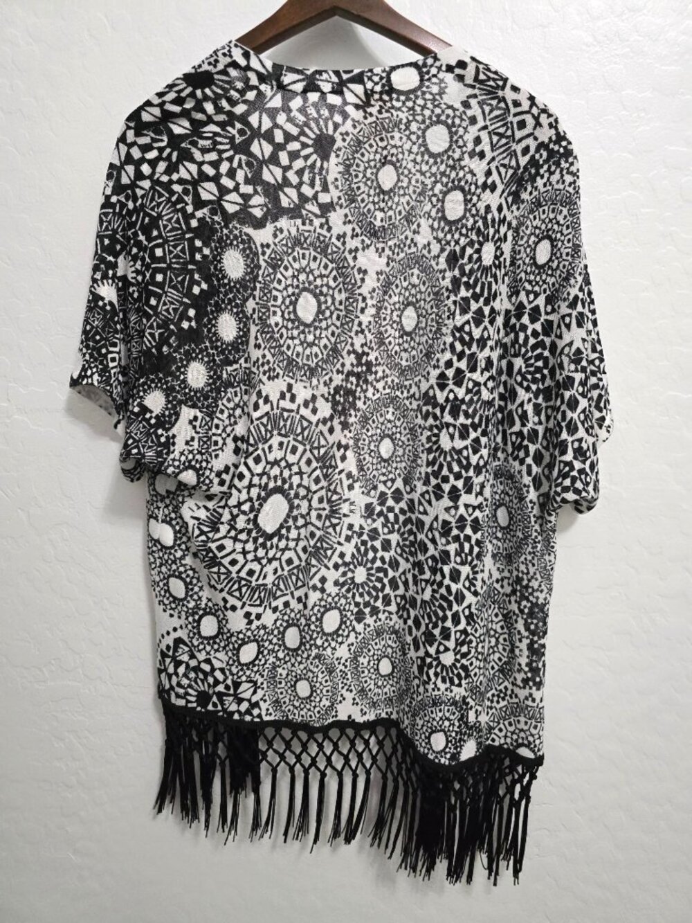 Chicos Black White Medallion Size O Fringe Eliska Cardigan Sweater Short Sleeve - Picture 4 of 11
